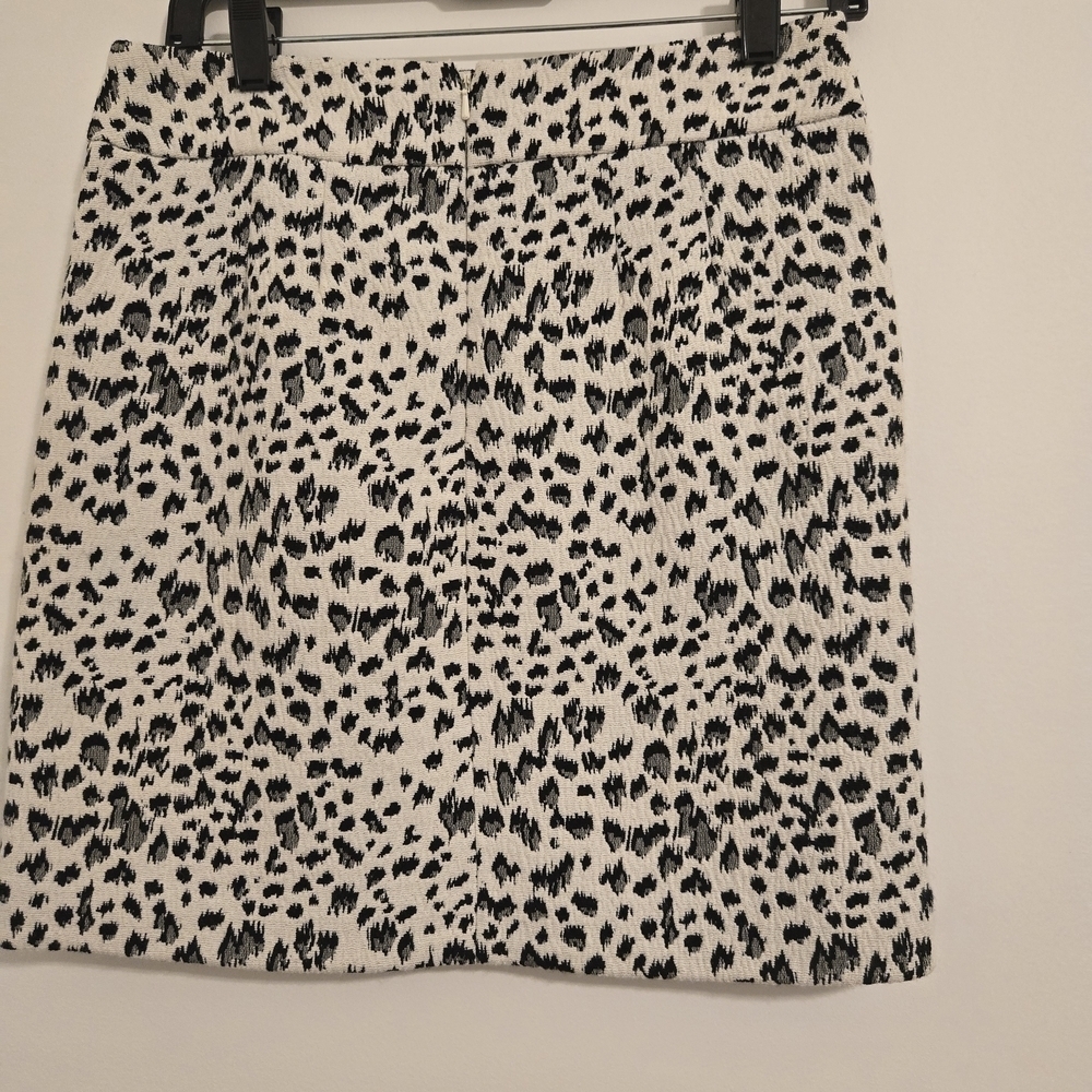 Ann Taylor Loft Women’s Mini Skirt Sz SP Black White Leopard Print Stretch - Picture 2 of 6